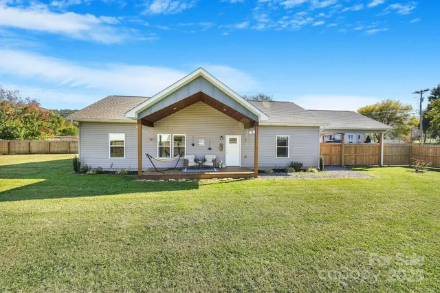 $380,000 | 41 Utah Mountain Road, Waynesville, NC 28785