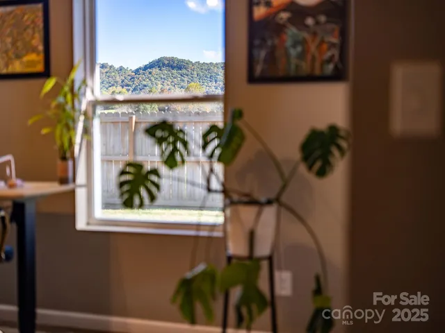 $380,000 | 41 Utah Mountain Road, Waynesville, NC 28785