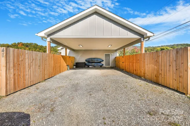 $380,000 | 41 Utah Mountain Road, Waynesville, NC 28785