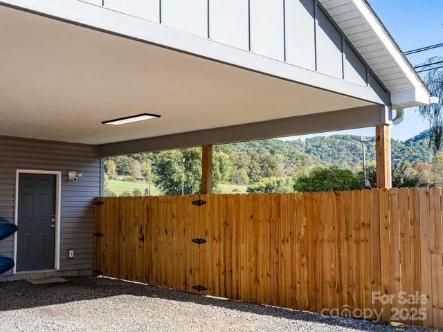 $380,000 | 41 Utah Mountain Road, Waynesville, NC 28785