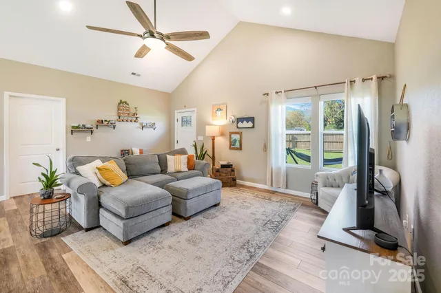 $380,000 | 41 Utah Mountain Road, Waynesville, NC 28785