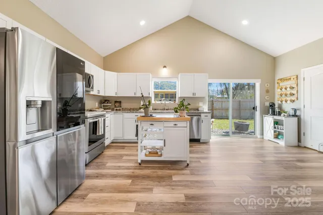 $380,000 | 41 Utah Mountain Road, Waynesville, NC 28785