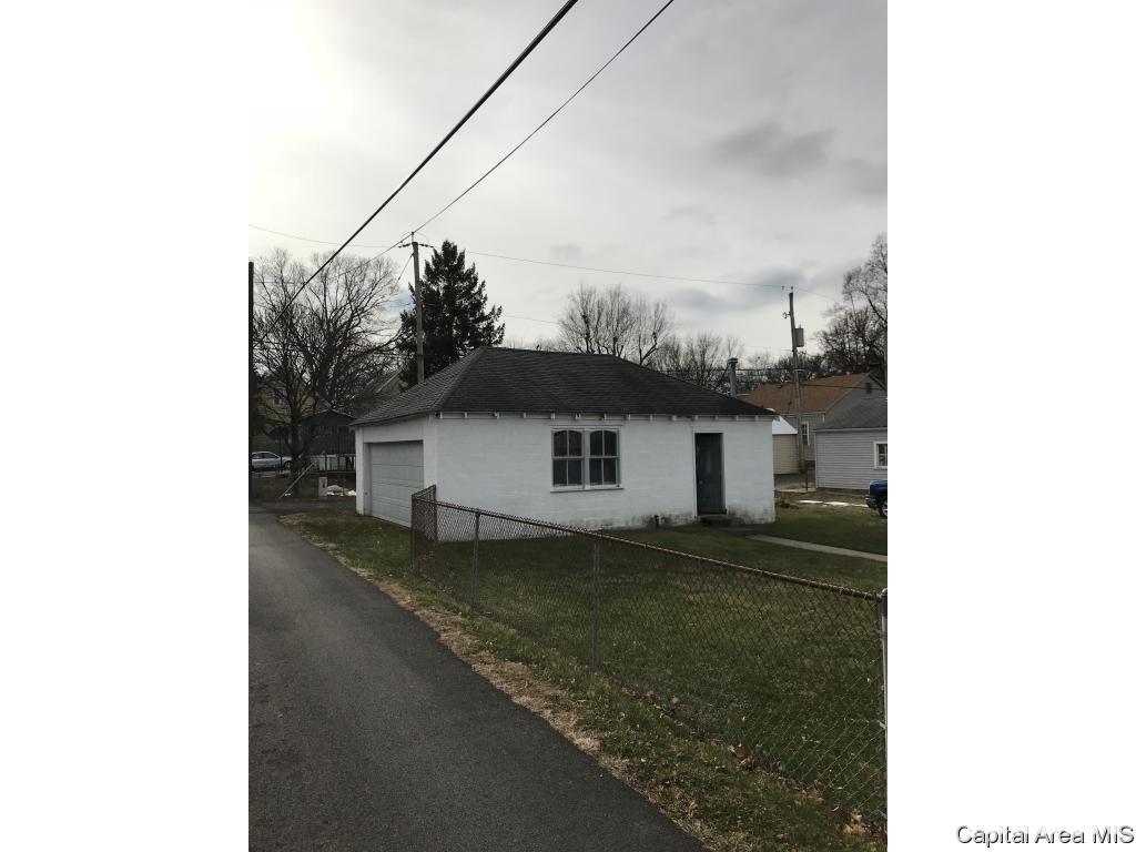716 East Ridgely Avenue Springfield, IL 62702 - Photo 5 of 13