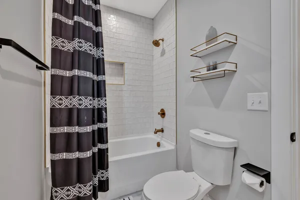 $6,500 | 611 21st Avenue North, Nashville, TN 37203