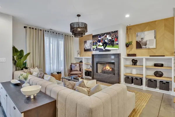 $6,500 | 611 21st Avenue North, Nashville, TN 37203