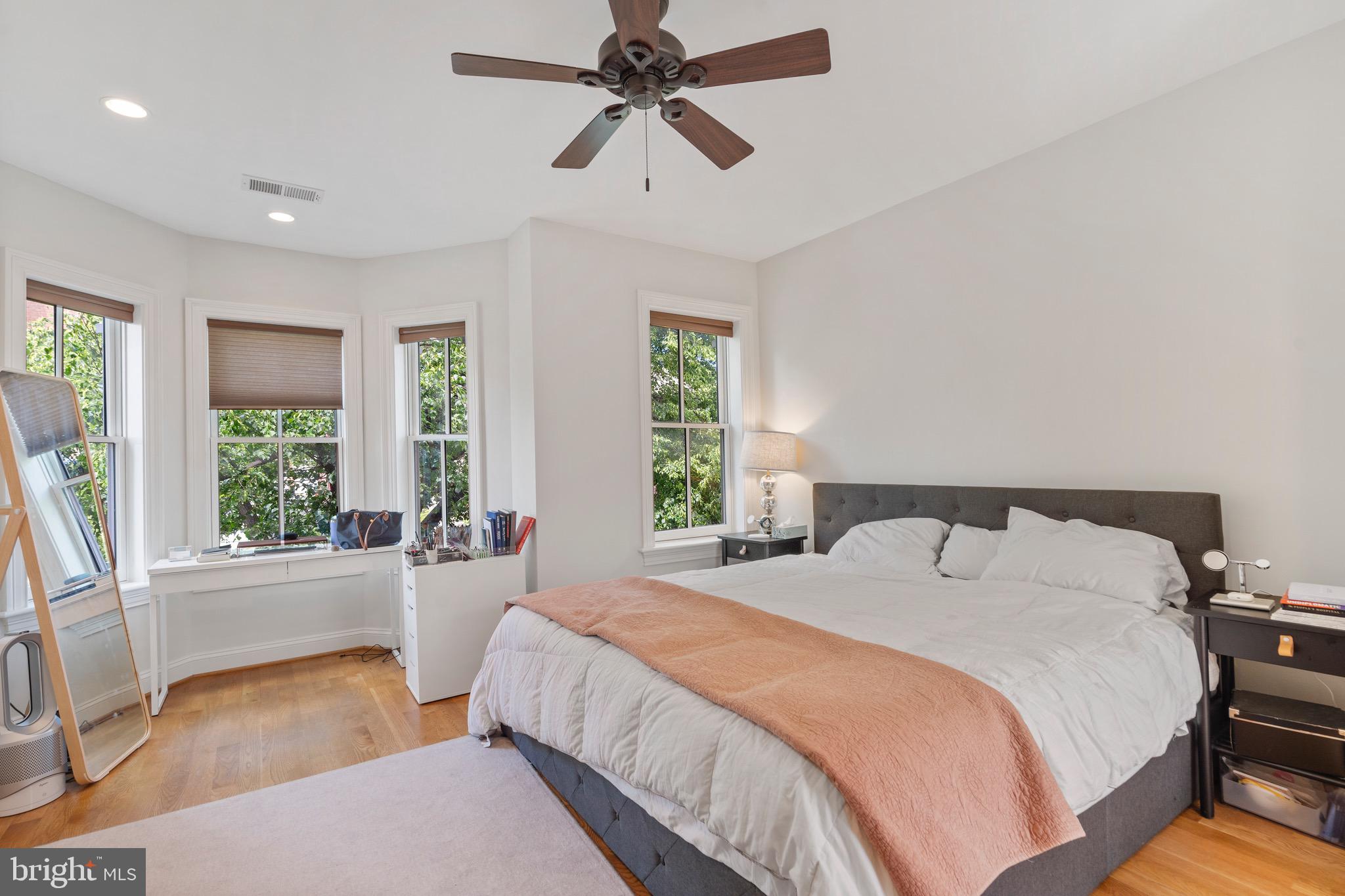 127 D Street Southeast Washington, DC 20003 - Photo 18 of 35