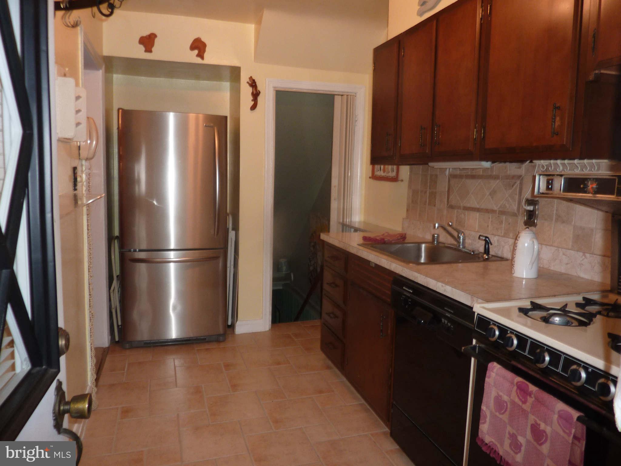218 Riverthorn Road Baltimore, MD 21220 - Photo 3 of 24 Kitchen