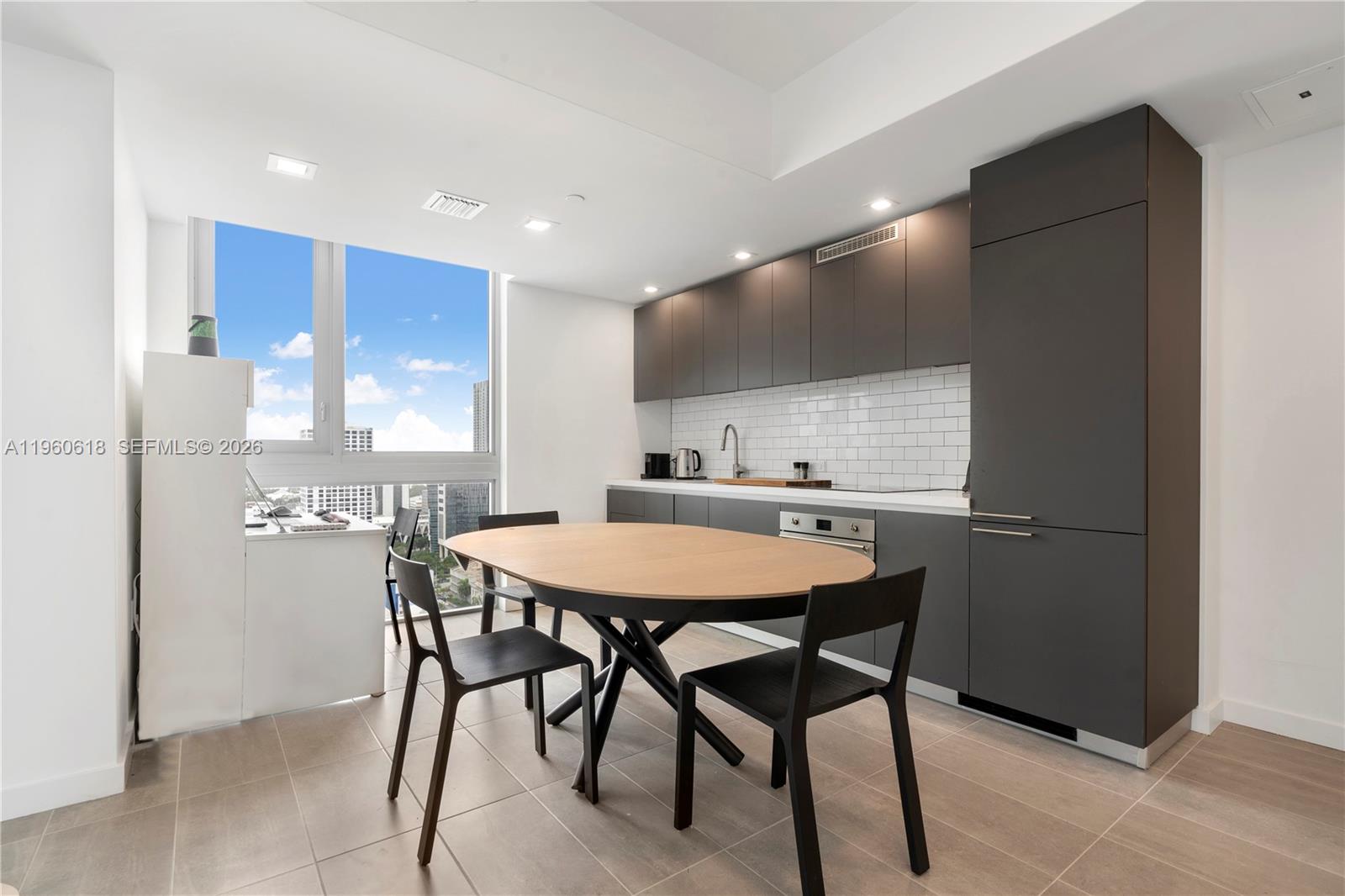 227 Northeast 2nd Street, Unit 2602 Miami, FL 33132 - Photo 9 of 21