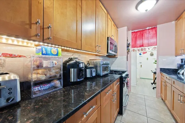 $239,000 | 880 Boynton Avenue, Unit 13A | Soundview