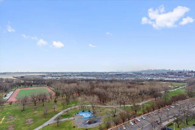 $239,000 | 880 Boynton Avenue, Unit 13A | Soundview