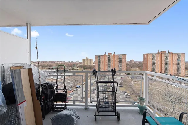 $239,000 | 880 Boynton Avenue, Unit 13A | Soundview