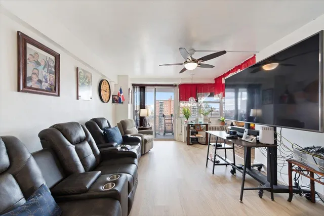 $239,000 | 880 Boynton Avenue, Unit 13A | Soundview