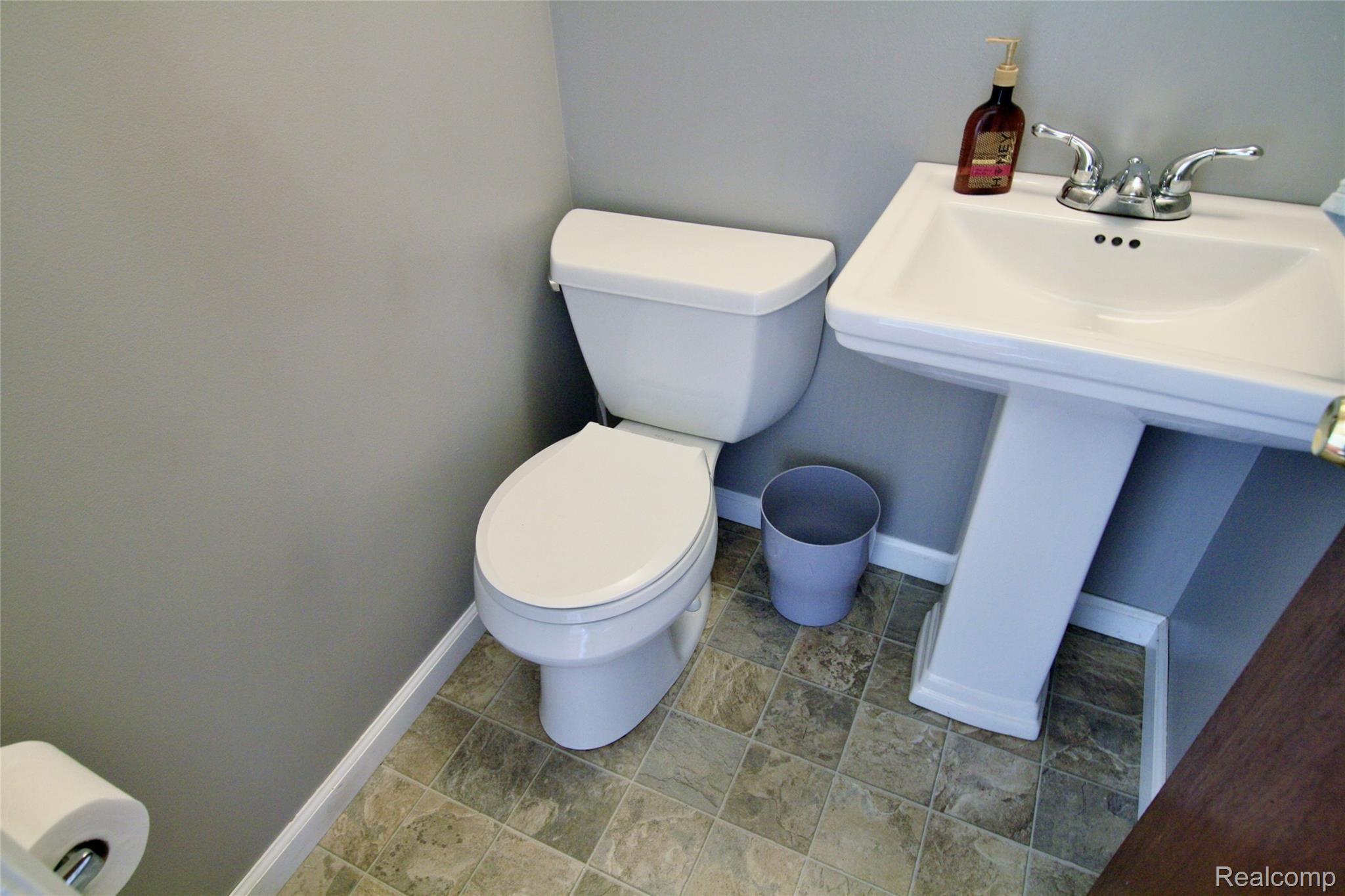 3166 Red Barn Road Flint, MI 48507 - Photo 19 of 34 RedBarn 034.JPG