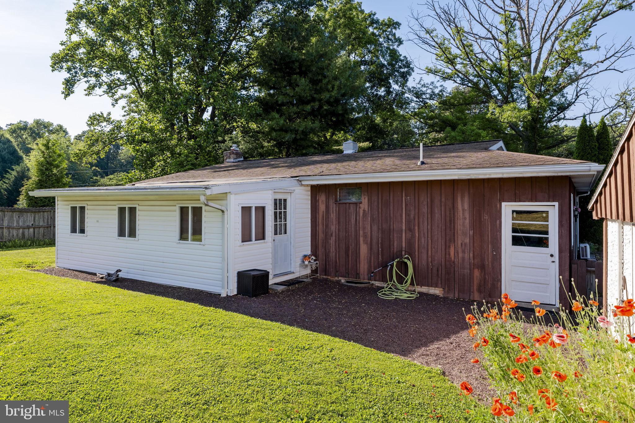 225 Hartings Park Road Denver, PA 17517 - Photo 12 of 54