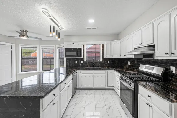 $379,900 | 5406 Stephen Forest Cove, Memphis, TN 38141