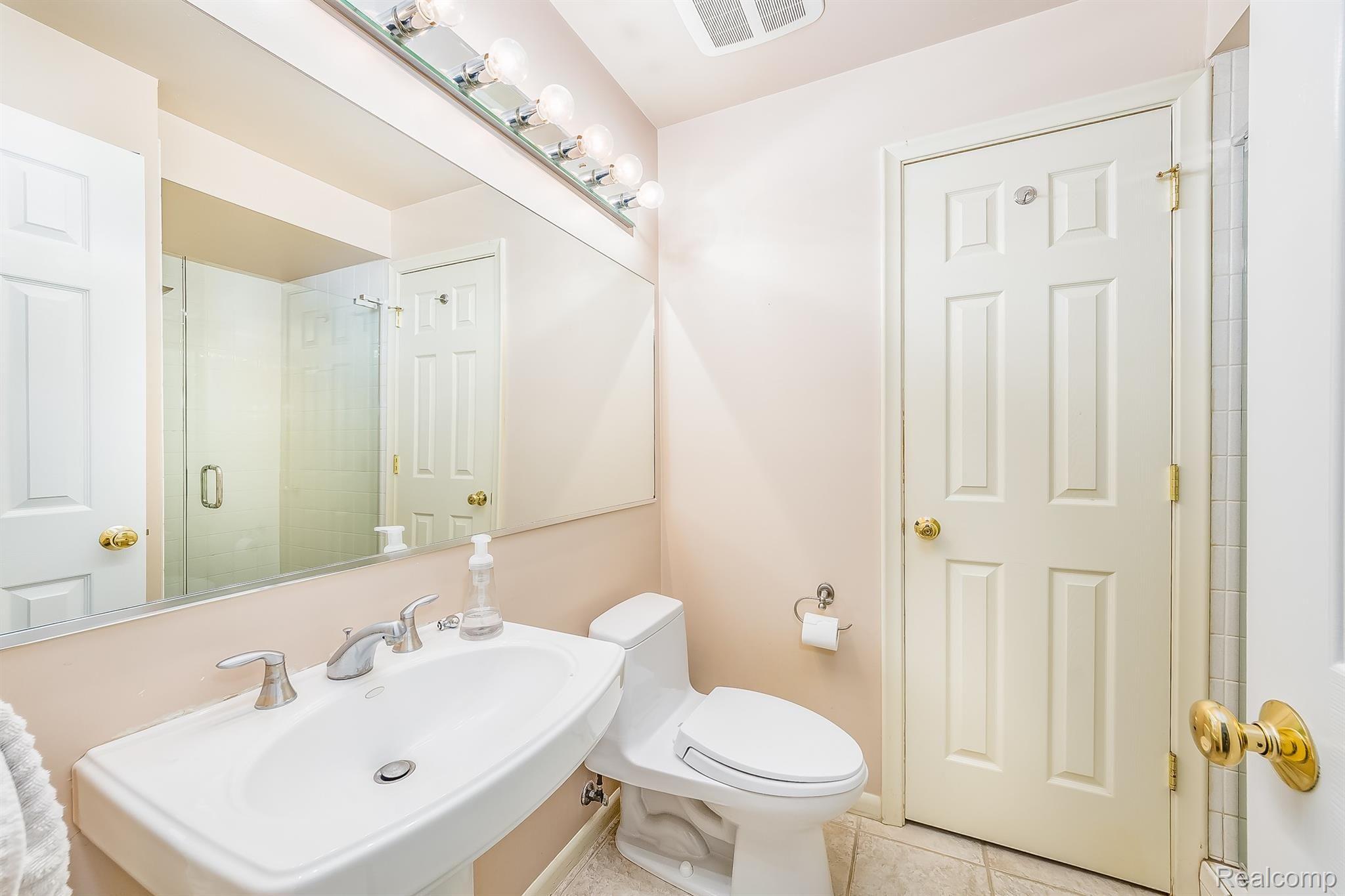 131 Robin Court Howell, MI 48855 - Photo 17 of 23 PP_SB102119-117.jpg