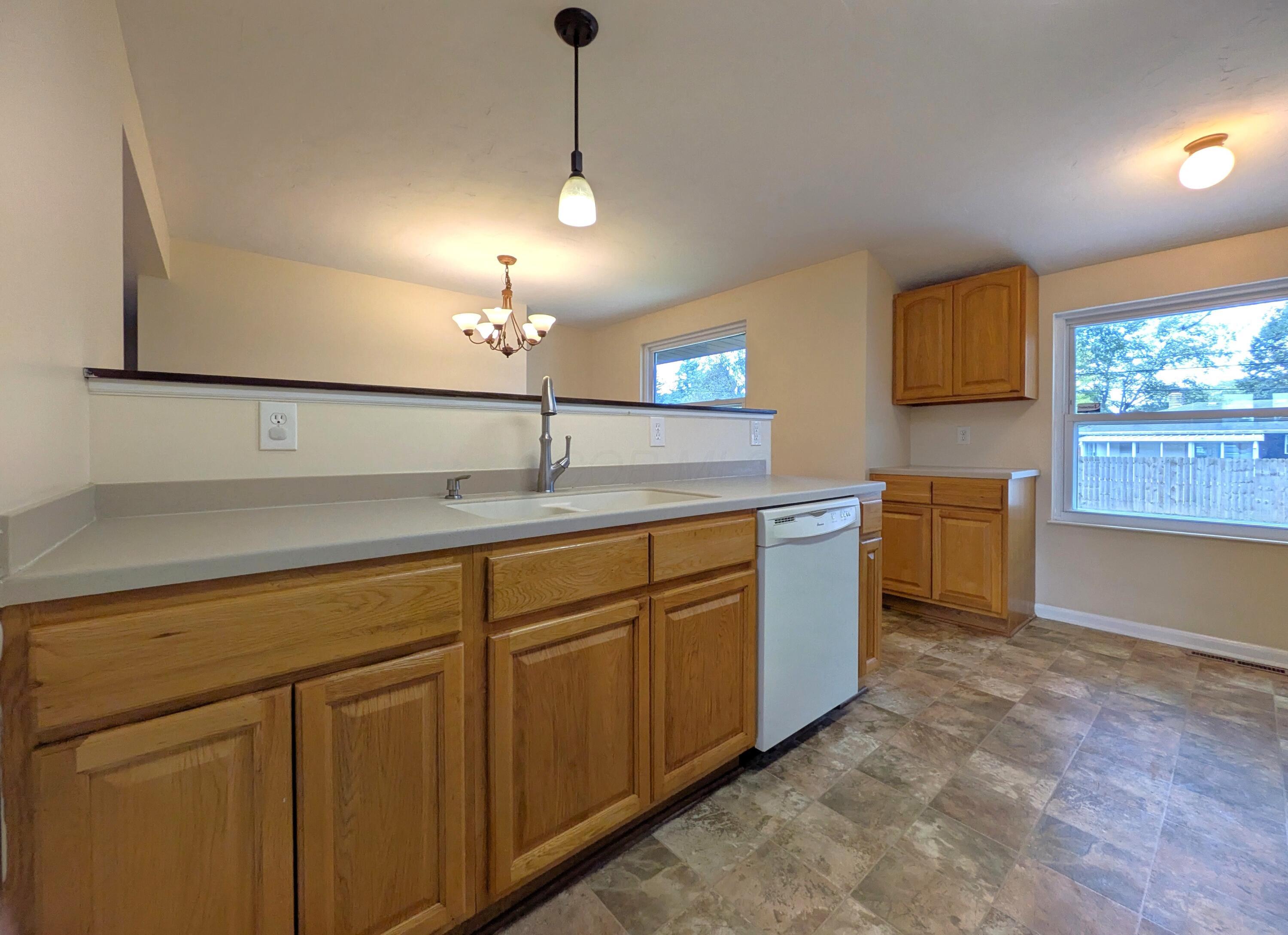 4355 Maize Road Columbus, OH 43224 - Photo 11 of 26 PXL_20250823_160554674