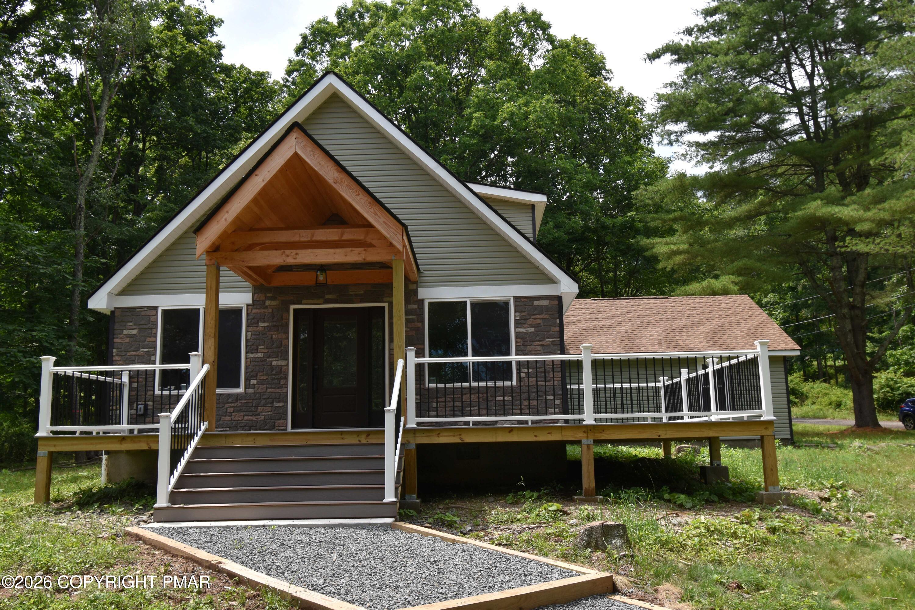 108 Stag Court Bushkill, PA 18324 - Photo 1 of 29 front