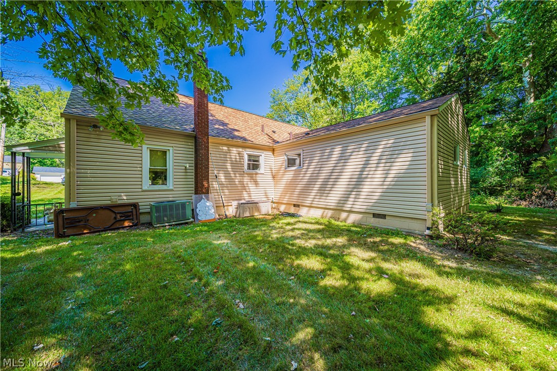 1249 South Beachview Road Willoughby, OH 44094 - Photo 3 of 24 Gallery Image 3