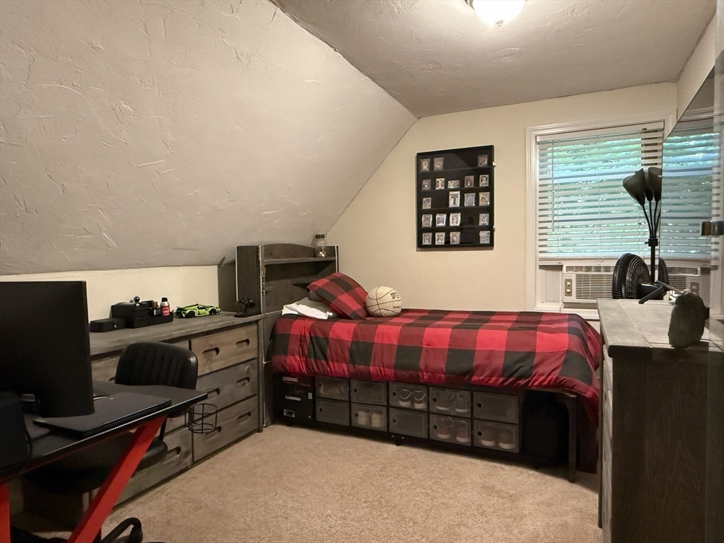 98 Indian Run Road Bellingham, MA 02019 - Photo 16 of 17