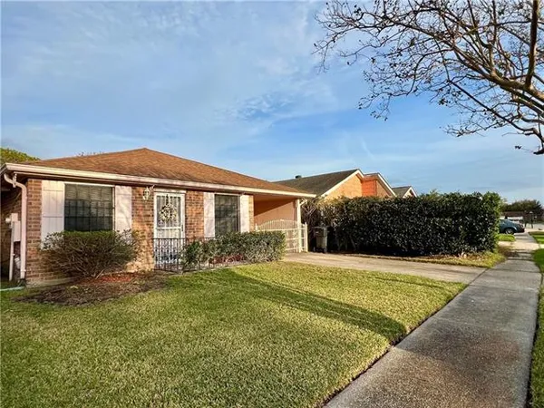 $1,675 | 7679 Stonewood Street, New Orleans, LA 70128