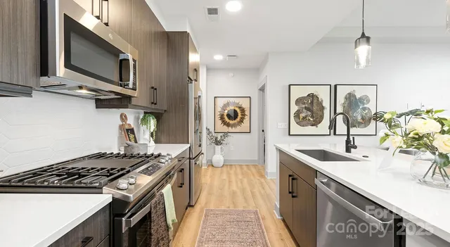 $3,270 | 2025 Cleveland Avenue, Unit WILLOW A2 1, Charlotte, NC 28203