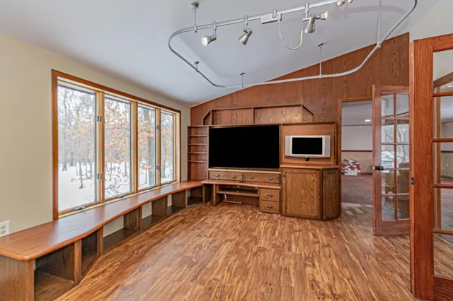 $625,000 | 330 Birchwood Road Northwest, Alexandria, MN 56308