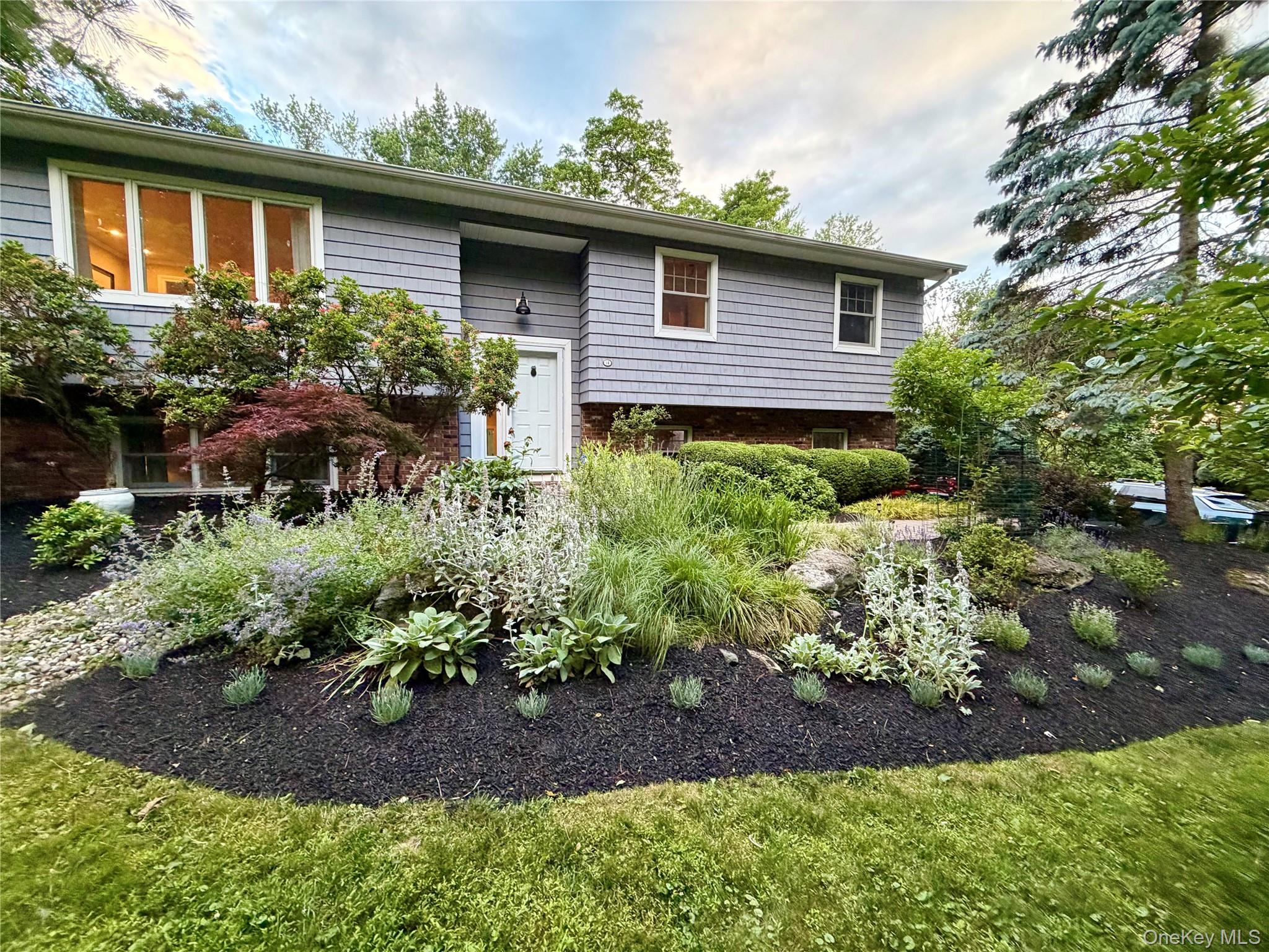 94 Hess Road Valley Cottage, NY 10989 - Photo 2 of 34