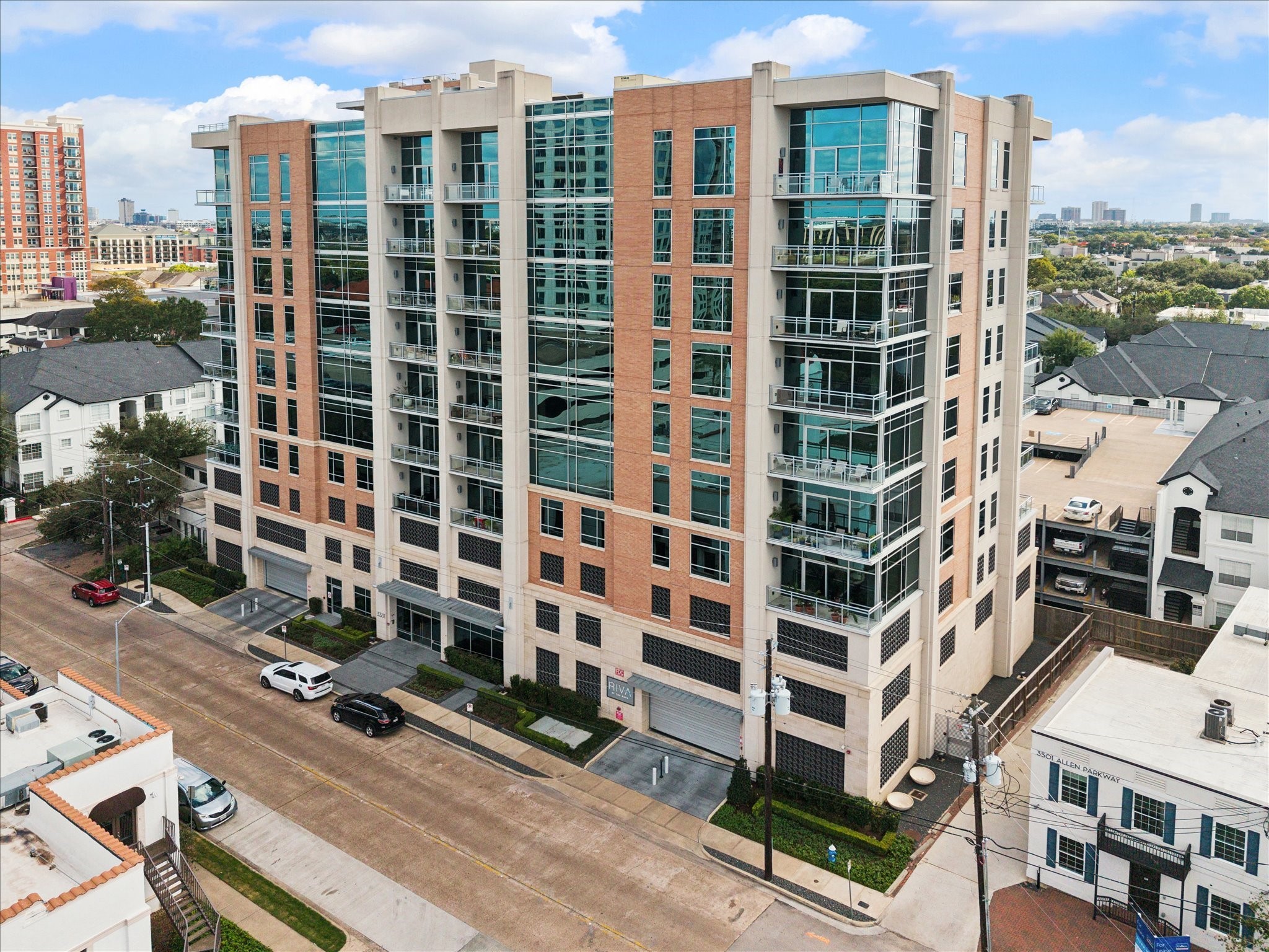 3331 D'Amico Street, Unit 1003 Houston, TX 77019 - Photo 46 of 46 a view of a city with tall buildings