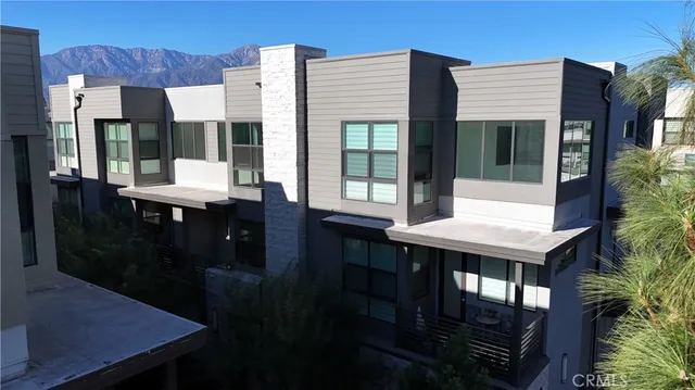 a view of a dinning room with balcony