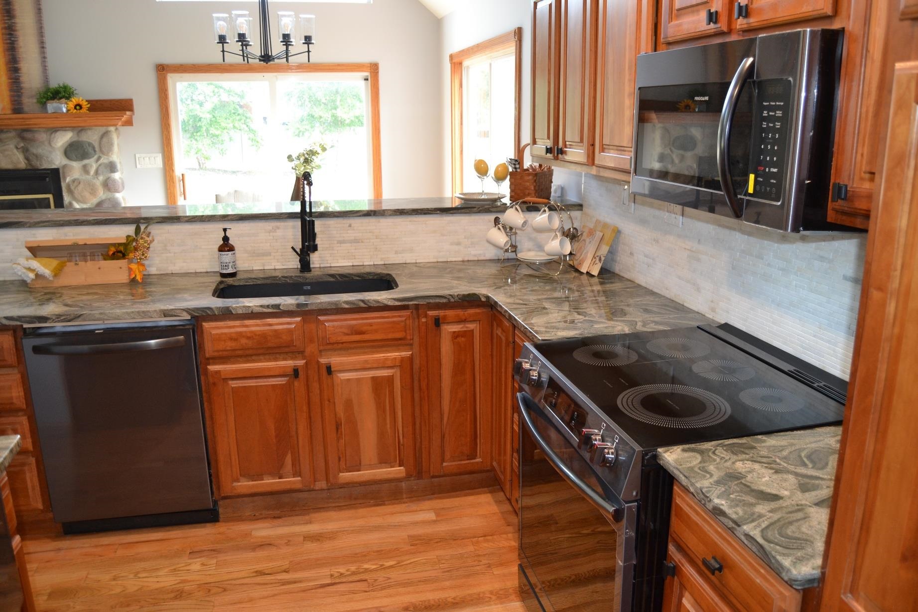 404 Summit Road Roscommon, MI 48653 - Photo 7 of 35