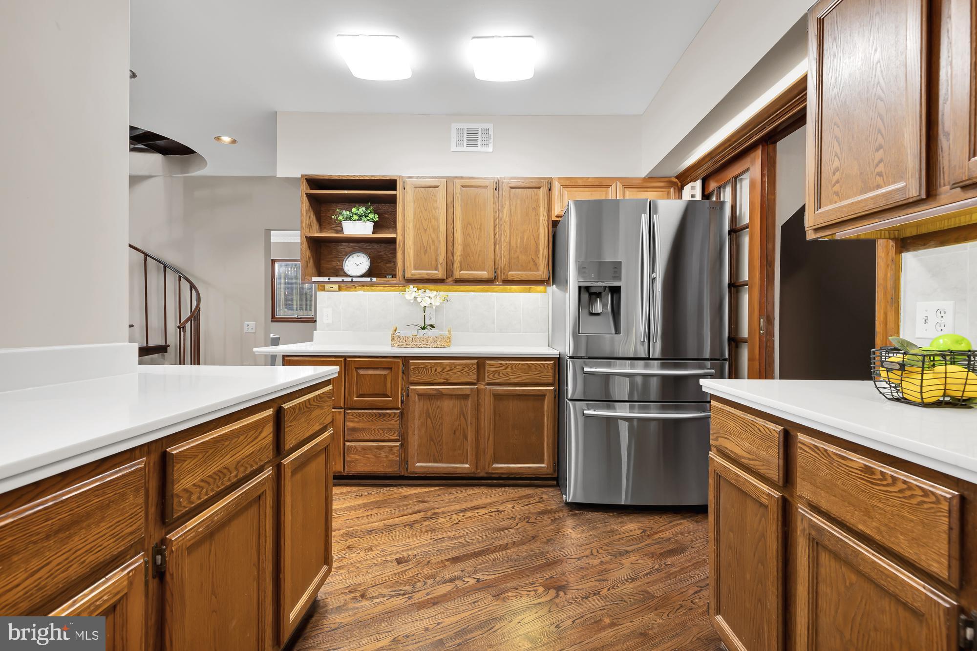 6317 Poe Road Bethesda, MD 20817 - Photo 9 of 37