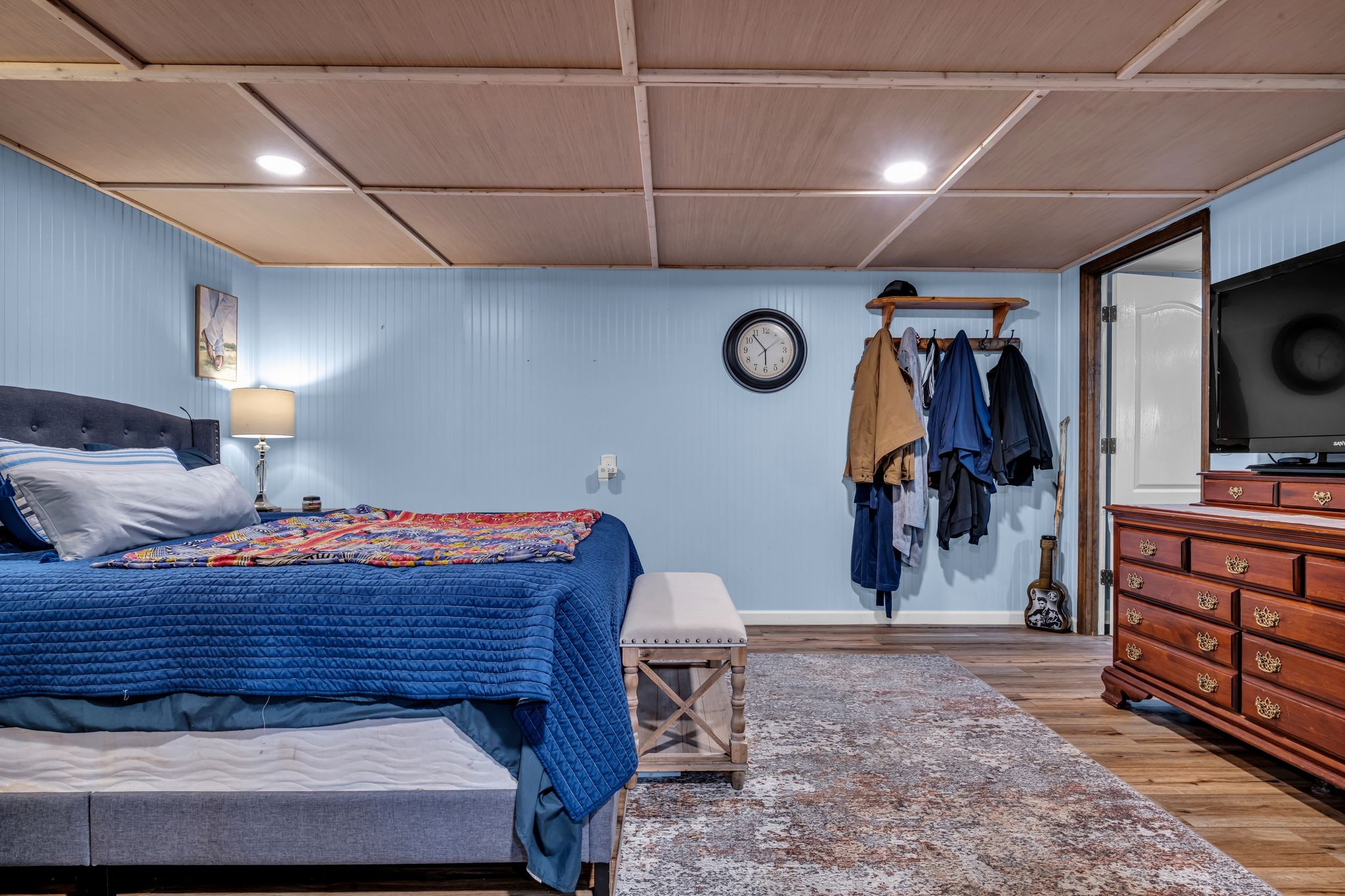 2280 C C C Road Dickson, TN 37055 - Photo 23 of 35 a view of a hallway with a couch and a window