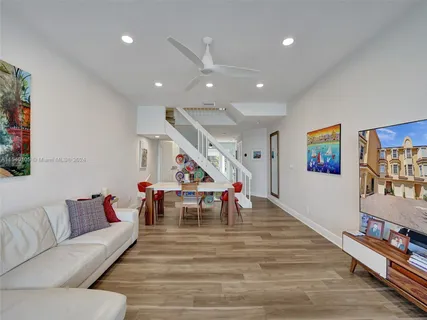 $1,149,000 | 4212 North Ocean Drive, Hollywood, FL 33019