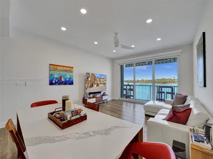 $1,149,000 | 4212 North Ocean Drive, Hollywood, FL 33019