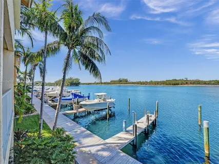 $1,149,000 | 4212 North Ocean Drive, Hollywood, FL 33019