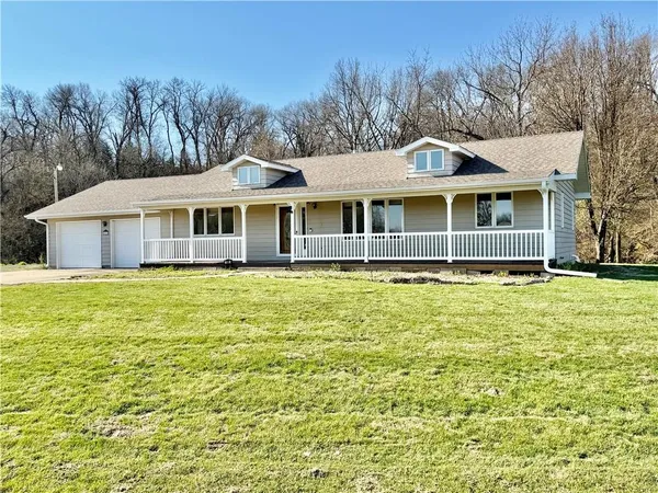 $420,000 | 1039 225th Road, Troy, KS 66087