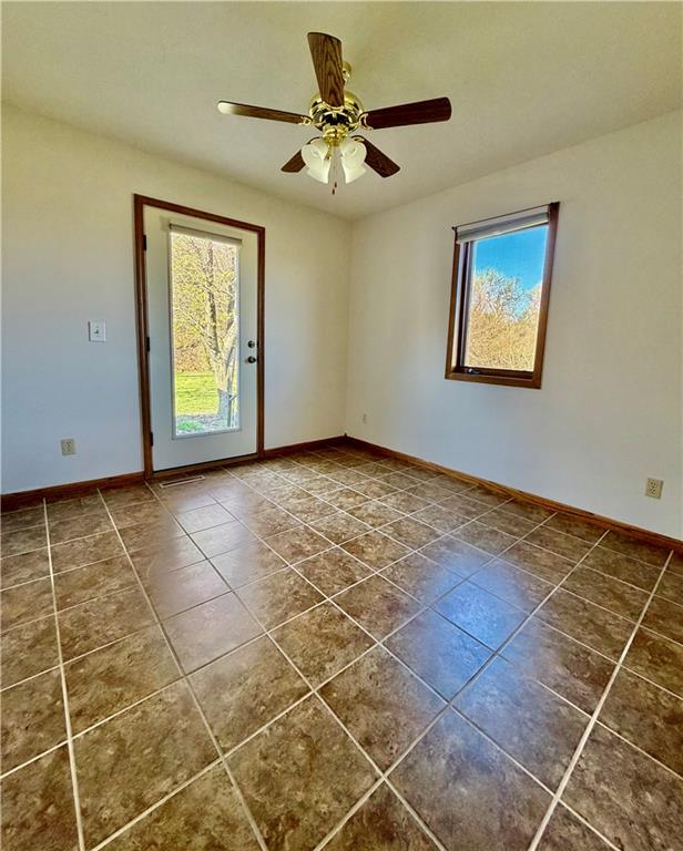 1039 225th Road Troy, KS 66087 - Photo 40 of 49