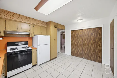 $1,150,000 | 63-01 Borden Avenue | Maspeth
