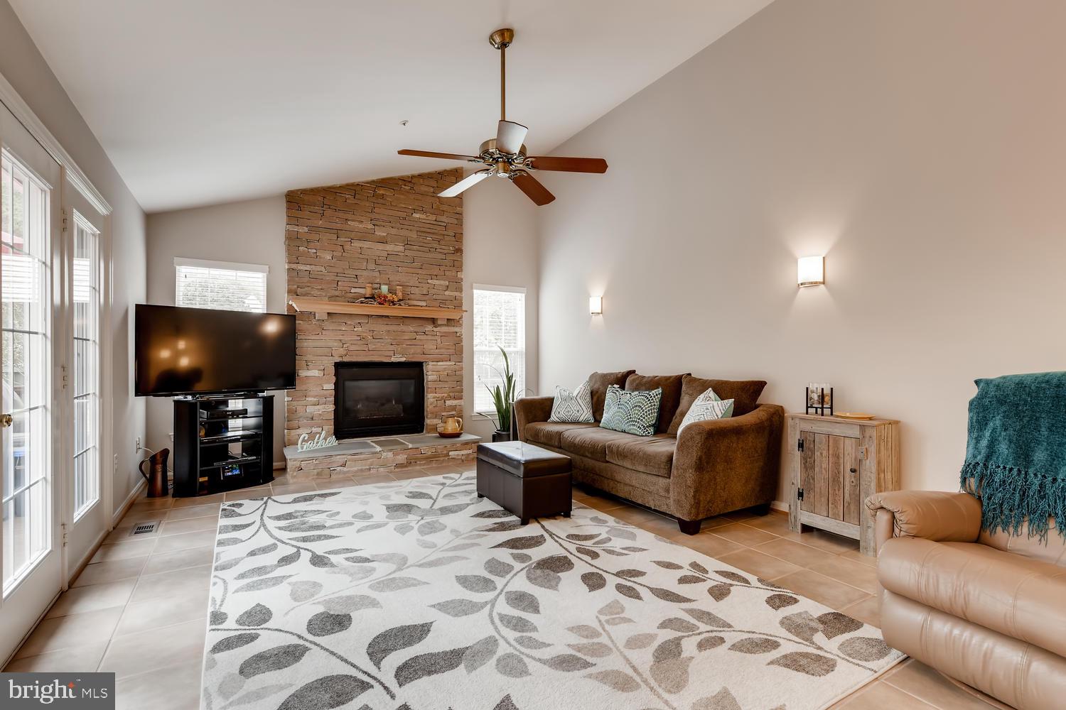 11006 Snowden Pond Road Laurel, MD 20708 - Photo 15 of 34 Family Room
