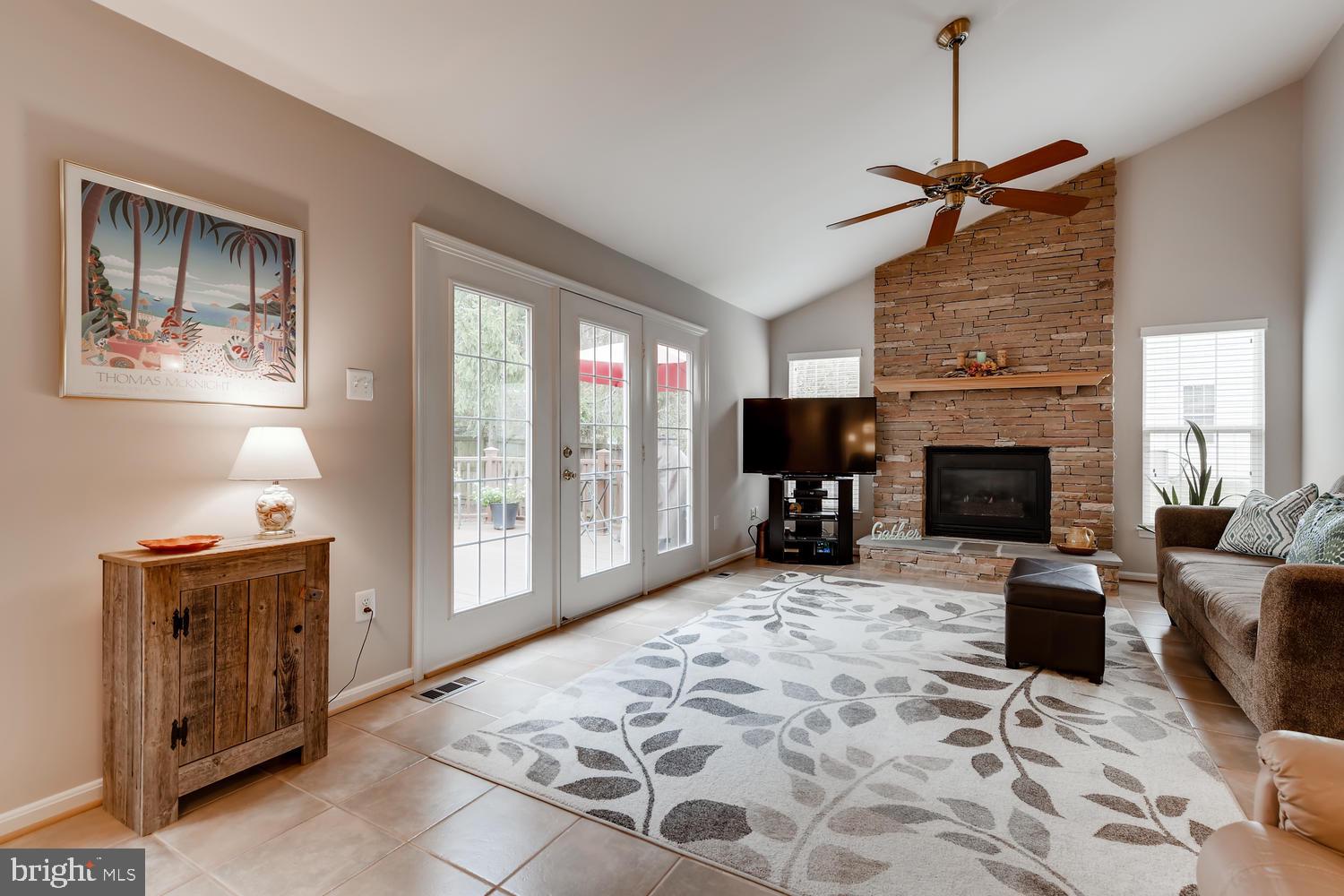 11006 Snowden Pond Road Laurel, MD 20708 - Photo 16 of 34 Family Room
