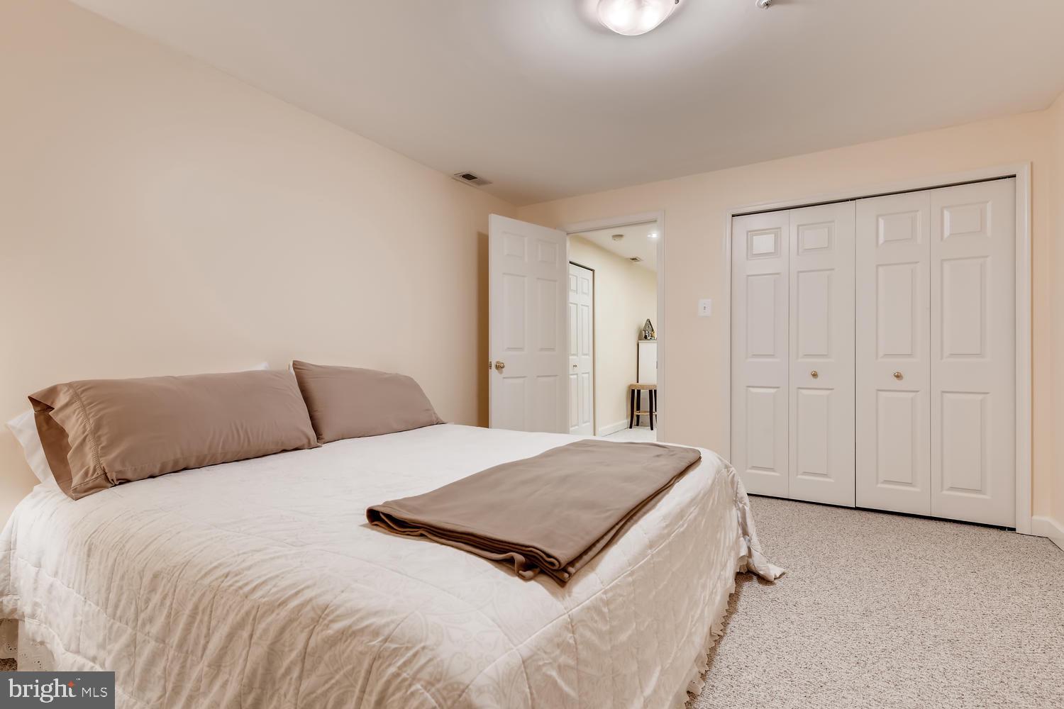 11006 Snowden Pond Road Laurel, MD 20708 - Photo 25 of 34 Bedroom