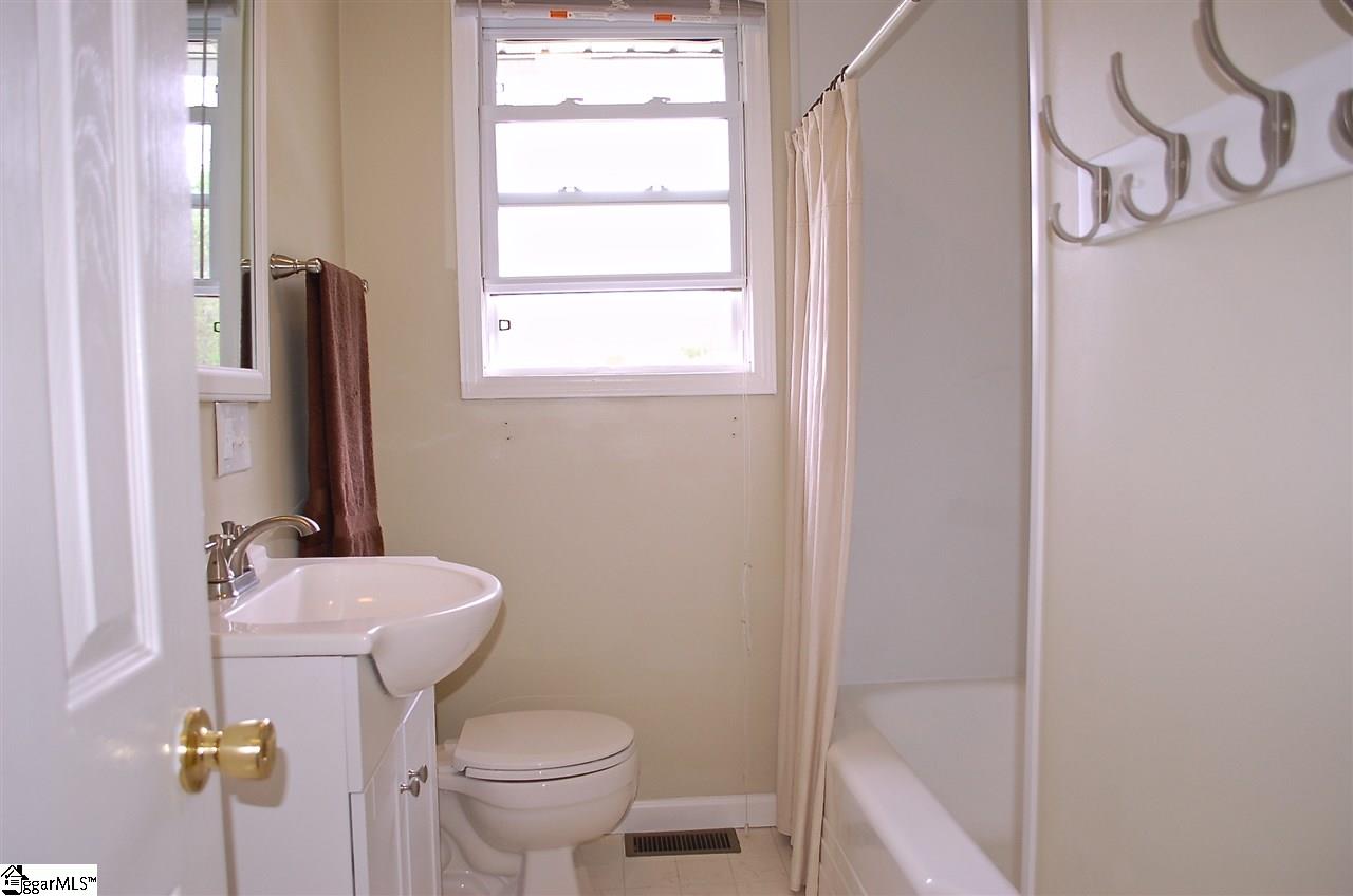 4265 Sandy Flat Road Travelers Rest, SC 29690 - Photo 24 of 36