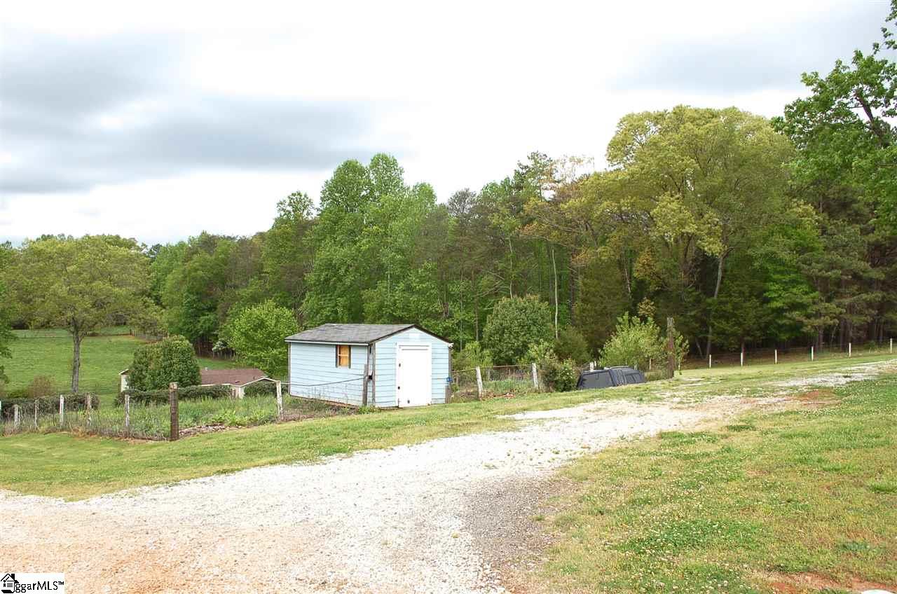 4265 Sandy Flat Road Travelers Rest, SC 29690 - Photo 9 of 36