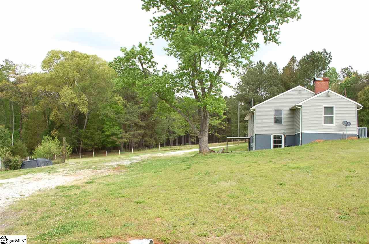 4265 Sandy Flat Road Travelers Rest, SC 29690 - Photo 10 of 36