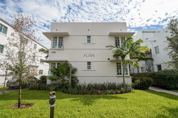 $1,700 | 1519 Pennsylvania Avenue, Unit 4, Miami Beach, FL 33139