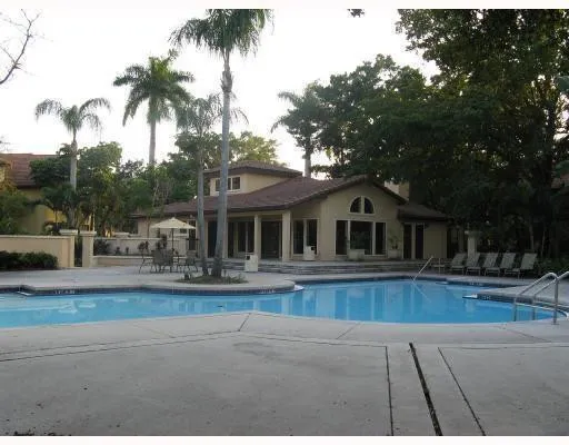 $1,900 | 4341 West McNab Road, Unit 19, Pompano Beach, FL 33069