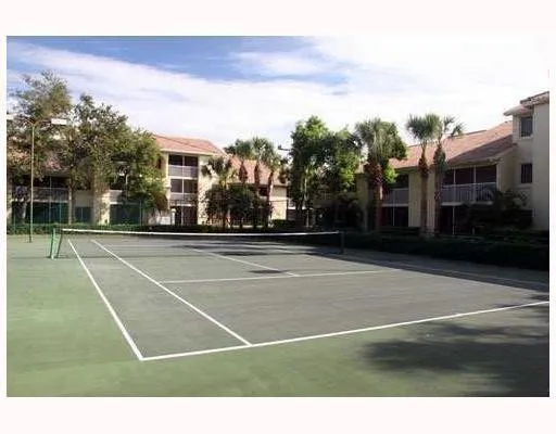 $1,900 | 4341 West McNab Road, Unit 19, Pompano Beach, FL 33069