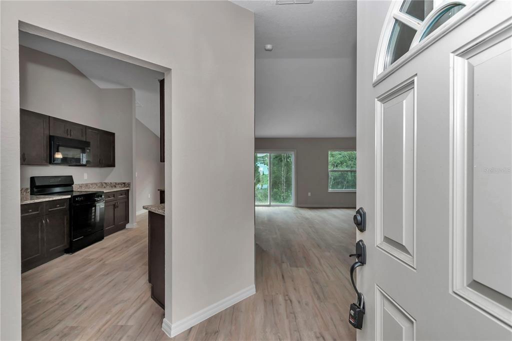 22041 Southwest Pine Bluffs Road Dunnellon, FL 34431 - Photo 3 of 32