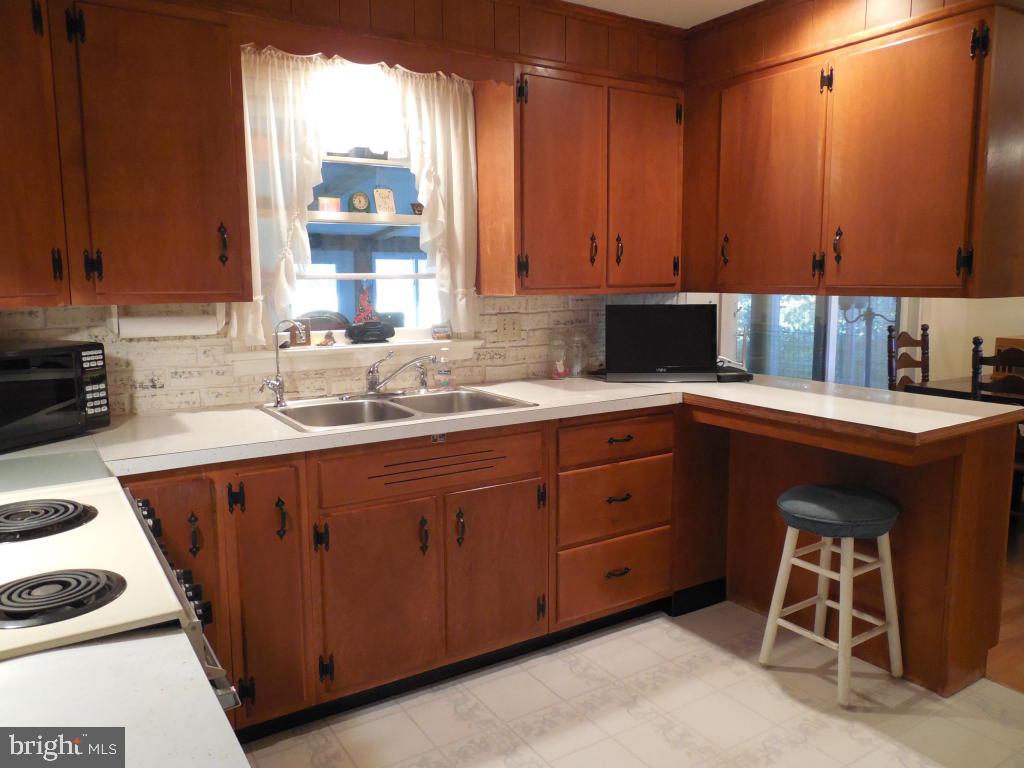 1849 Rockvale Road Lancaster, PA 17602 - Photo 4 of 19 Gallery Image 4